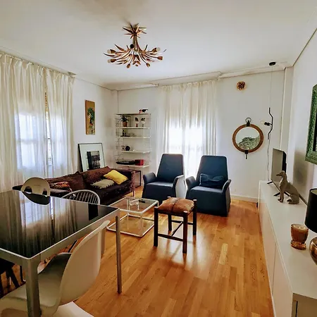 En Ciudad Vieja Apartment *